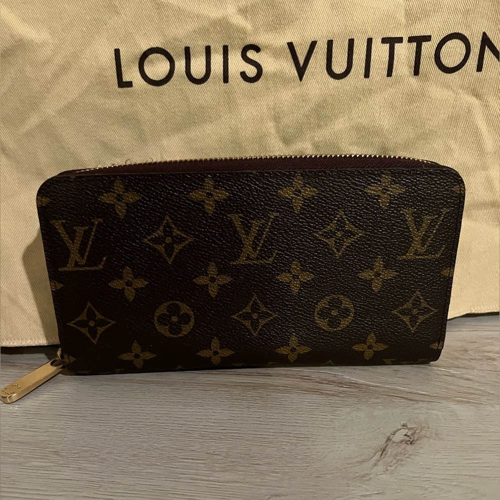 Louis Vuitton Zippy Large Monogram Wallet